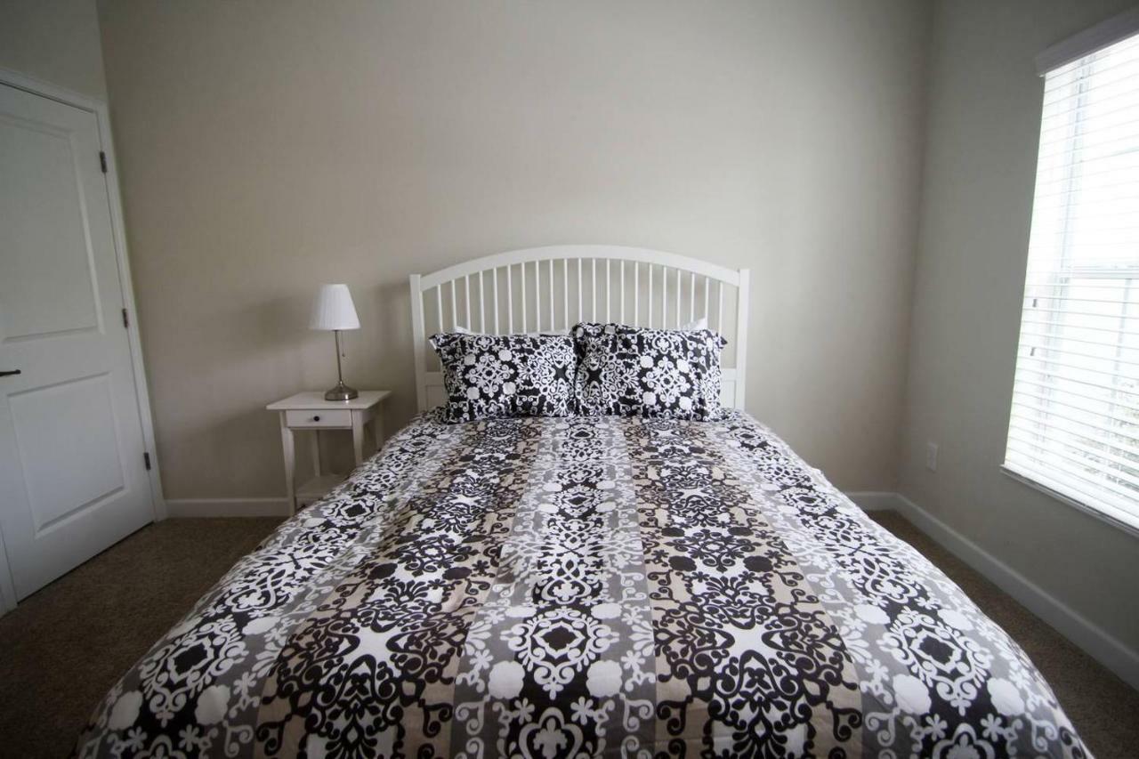A - New 4 Bedroom - 5 Miles To - Free Water Park - Private Pool